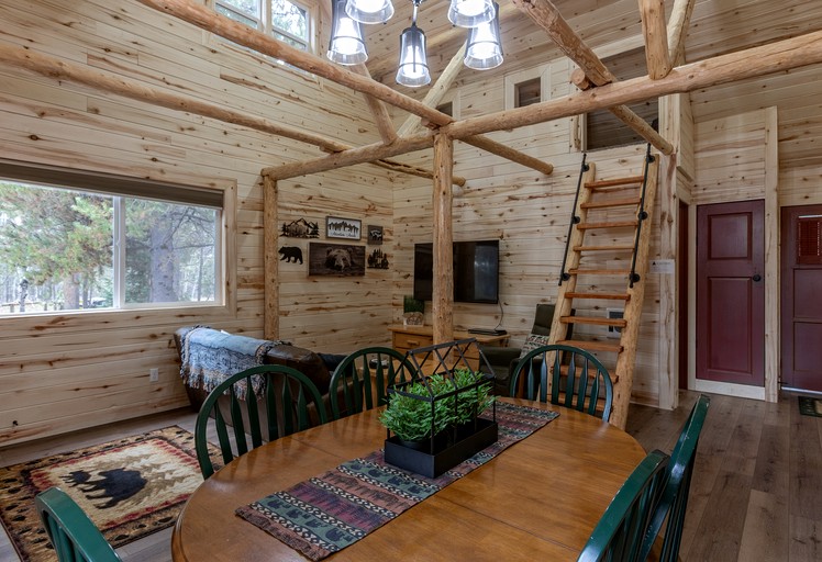 Log Cabins (United States of America, --, Idaho)