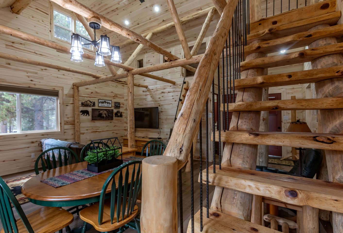 Tranquil Cabin with Amazing Views from the Incredible Deck, the Perfect Base for your Island Park Adventures in Idaho