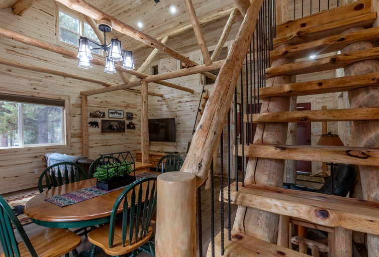 Log Cabins (United States of America, --, Idaho)
