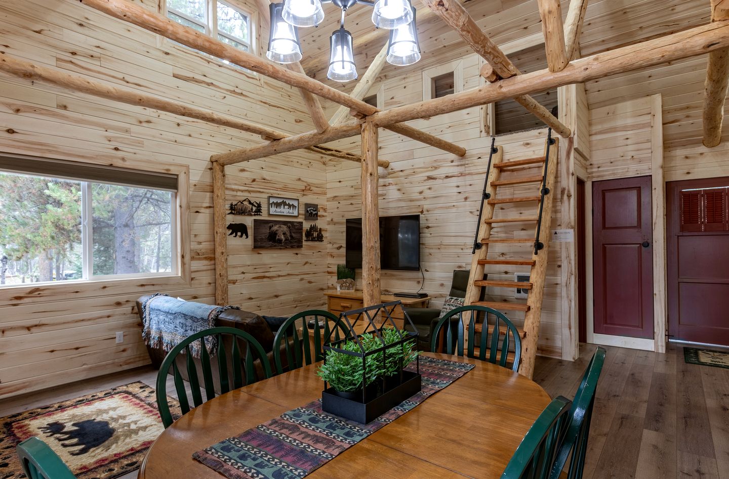 Tranquil Cabin with Amazing Views from the Incredible Deck, the Perfect Base for your Island Park Adventures in Idaho