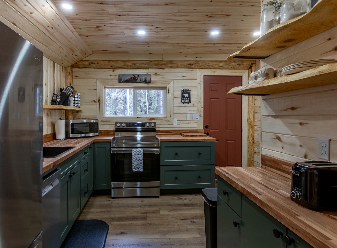 Tranquil Cabin with Amazing Views from the Incredible Deck, the Perfect Base for your Island Park Adventures in Idaho