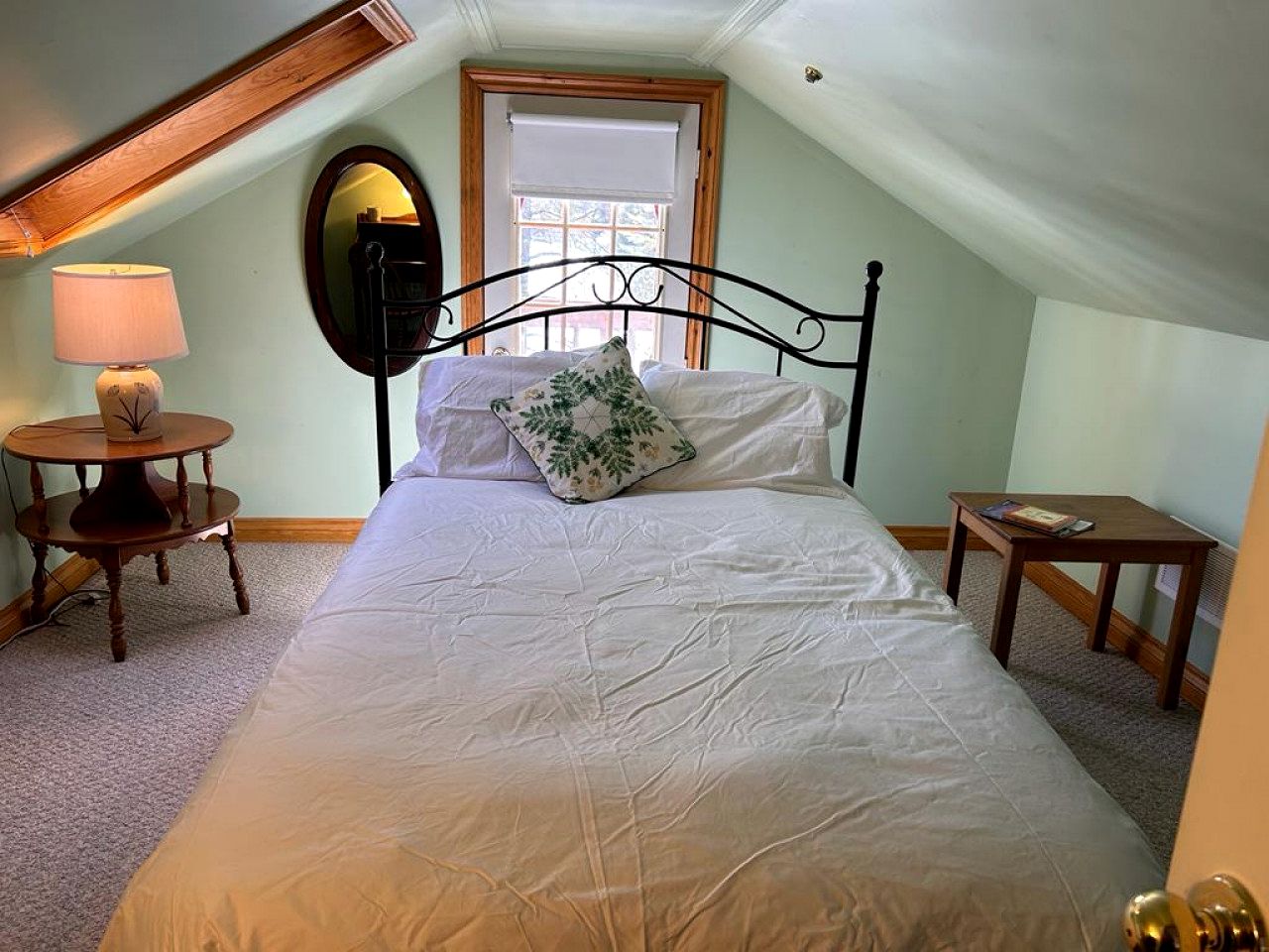 Charming Waterfront Cottage with Private Dock on Peaceful Otter Lake near Huntsville, Ontario