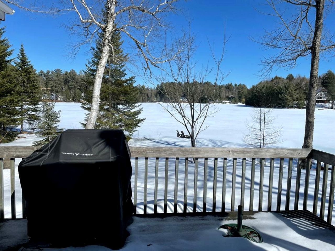 Charming Waterfront Cottage with Private Dock on Peaceful Otter Lake near Huntsville, Ontario