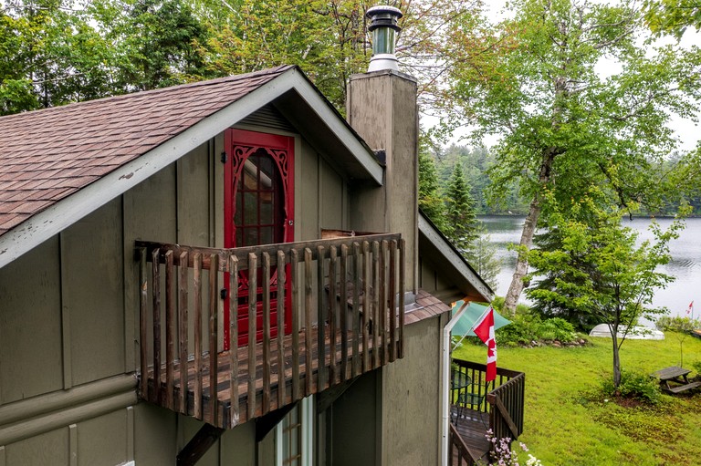 Cottages (Canada, Huntsville, Ontario)