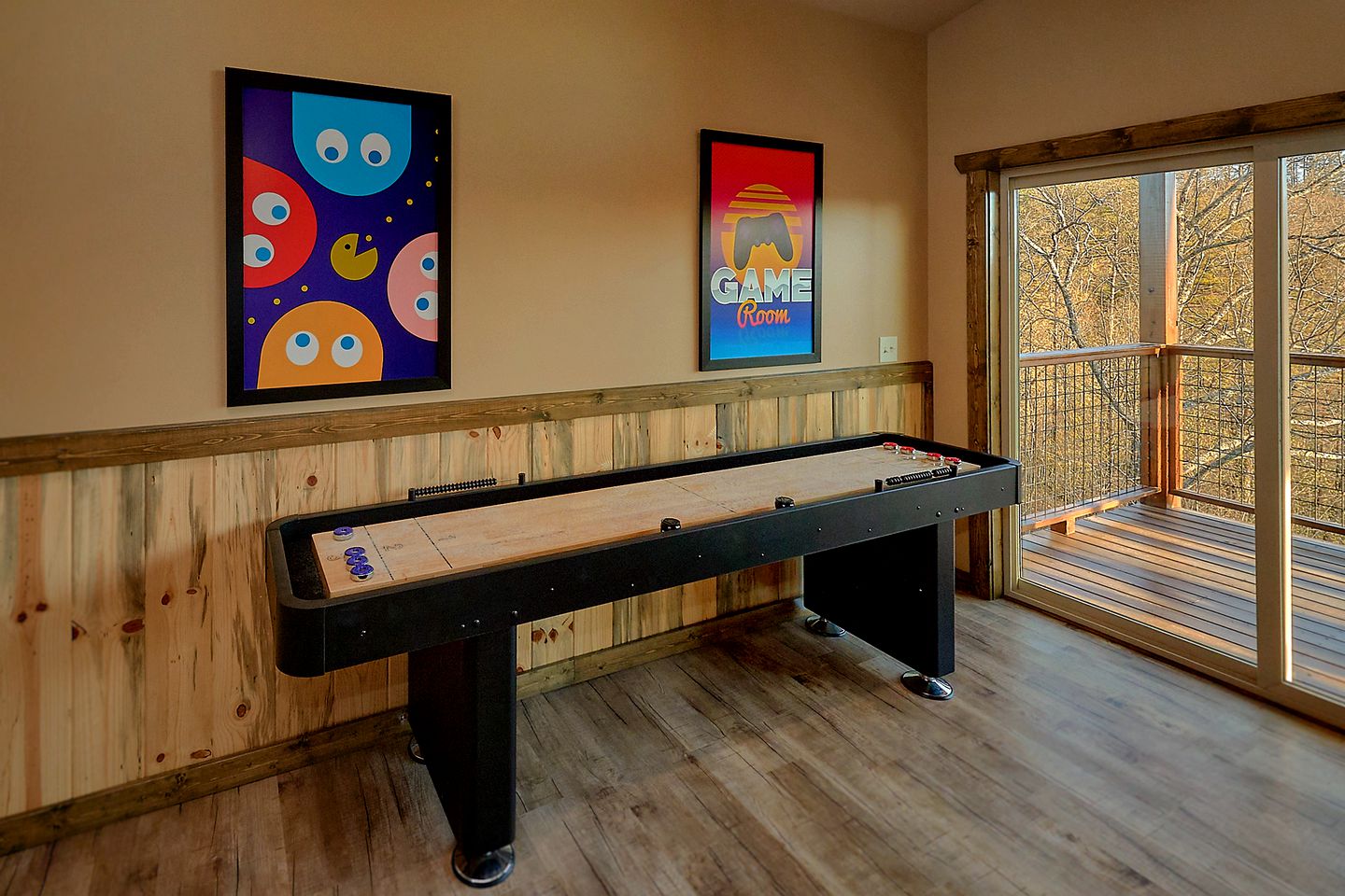 Incredible Cabin with Fire Pit and Games in Zion Grove, Tennessee