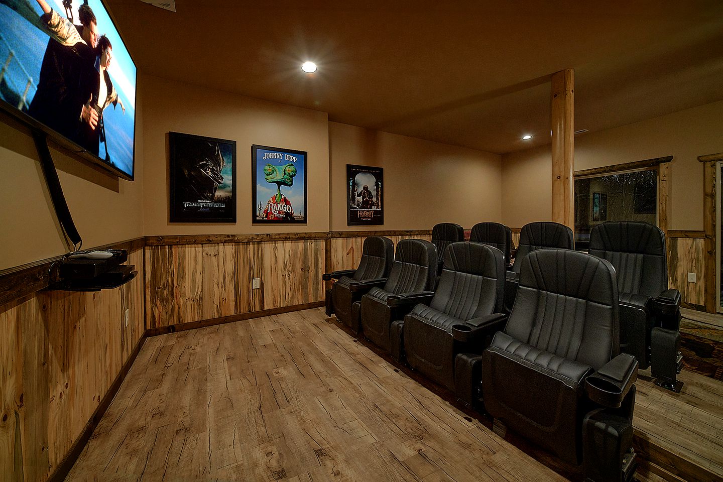 Incredible Cabin with Fire Pit and Games in Zion Grove, Tennessee