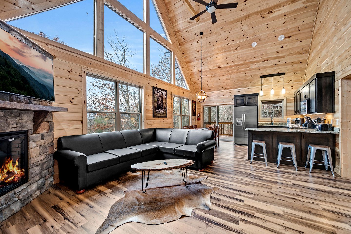 Movie Magic and Mountain Views: Family Cabin in Sevierville with Deck Hot Tub