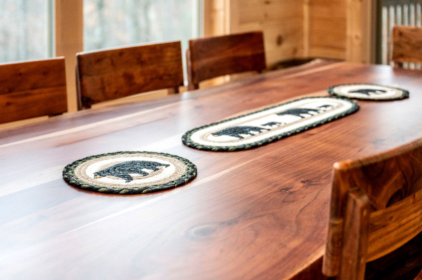 Movie Magic and Mountain Views: Family Cabin in Sevierville with Deck Hot Tub