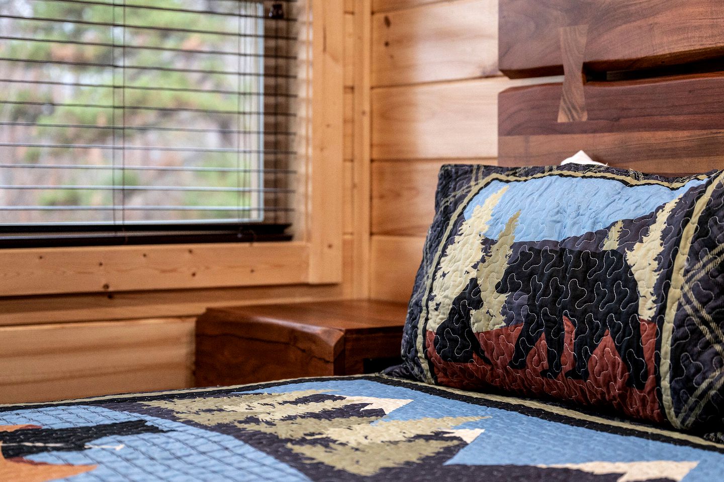 Movie Magic and Mountain Views: Family Cabin in Sevierville with Deck Hot Tub