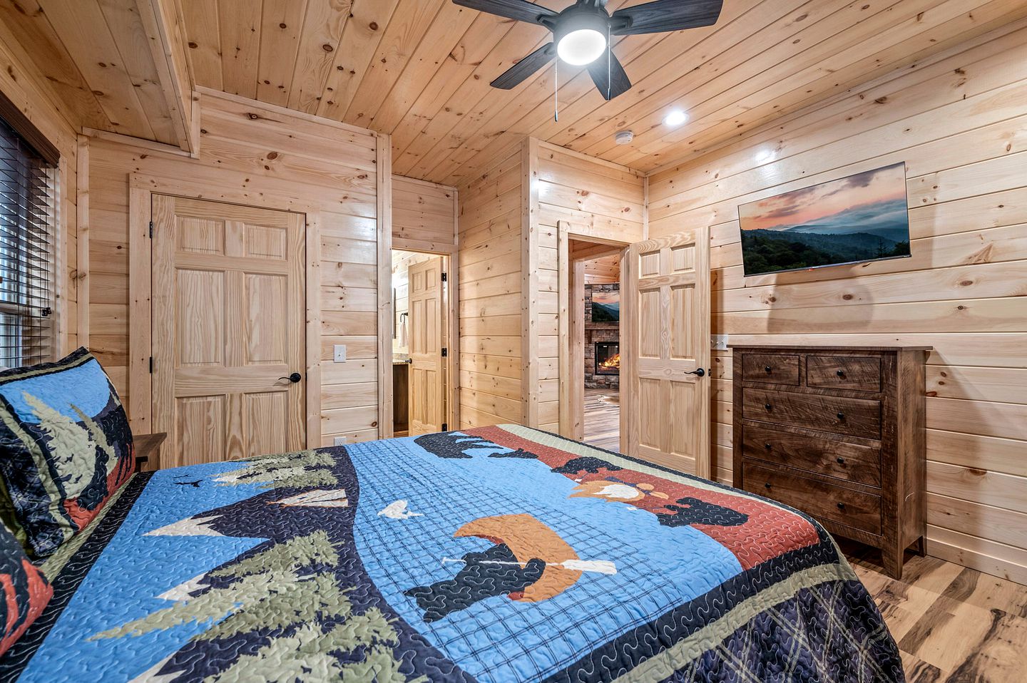 Movie Magic and Mountain Views: Family Cabin in Sevierville with Deck Hot Tub