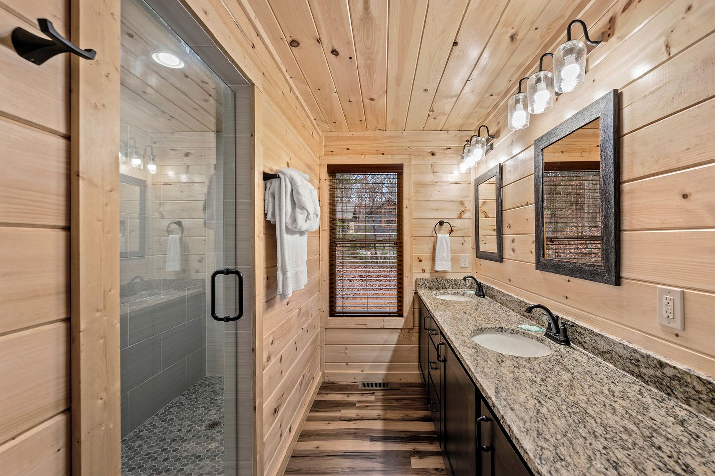 Movie Magic and Mountain Views: Family Cabin in Sevierville with Deck Hot Tub