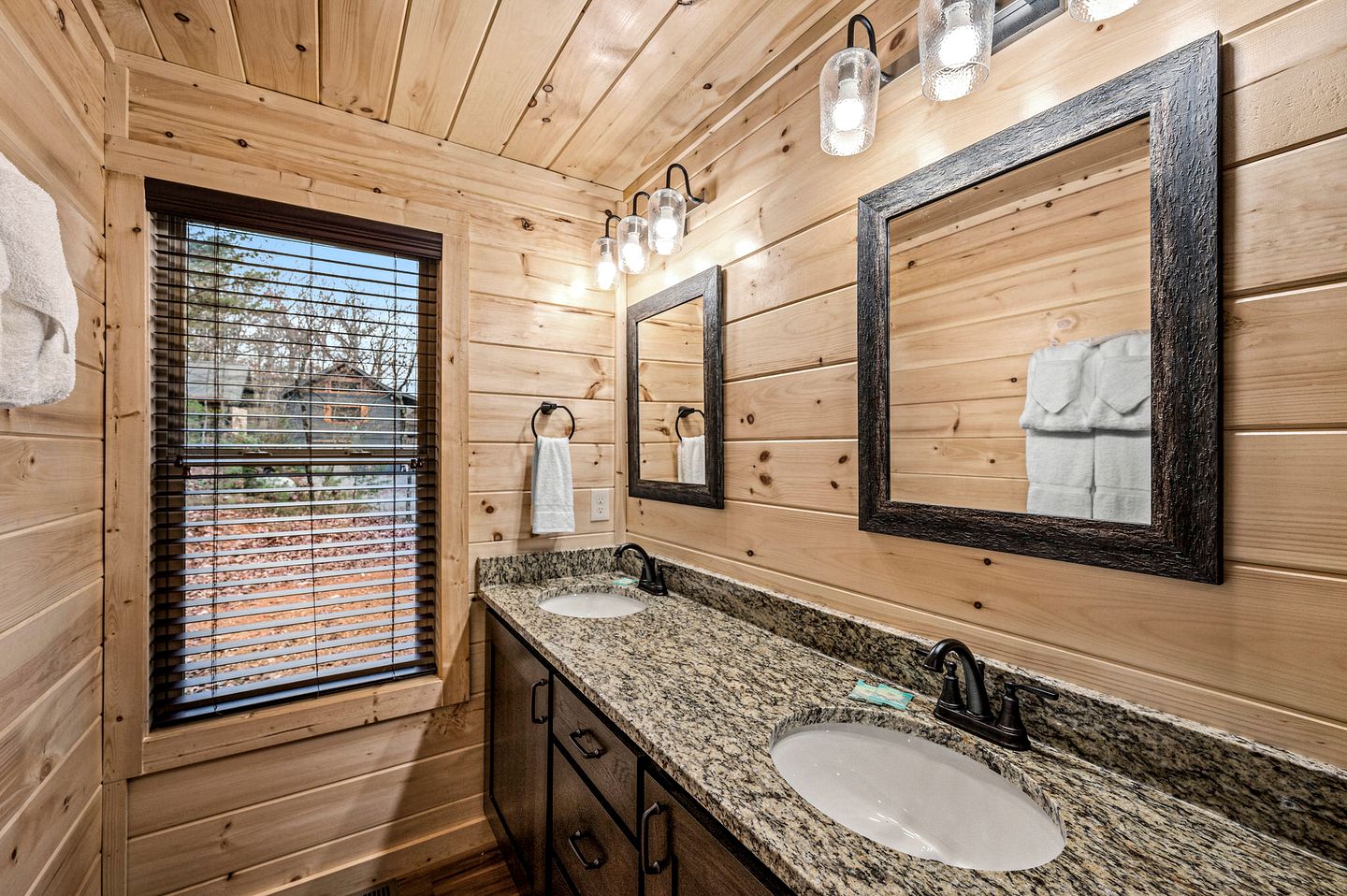 Movie Magic and Mountain Views: Family Cabin in Sevierville with Deck Hot Tub