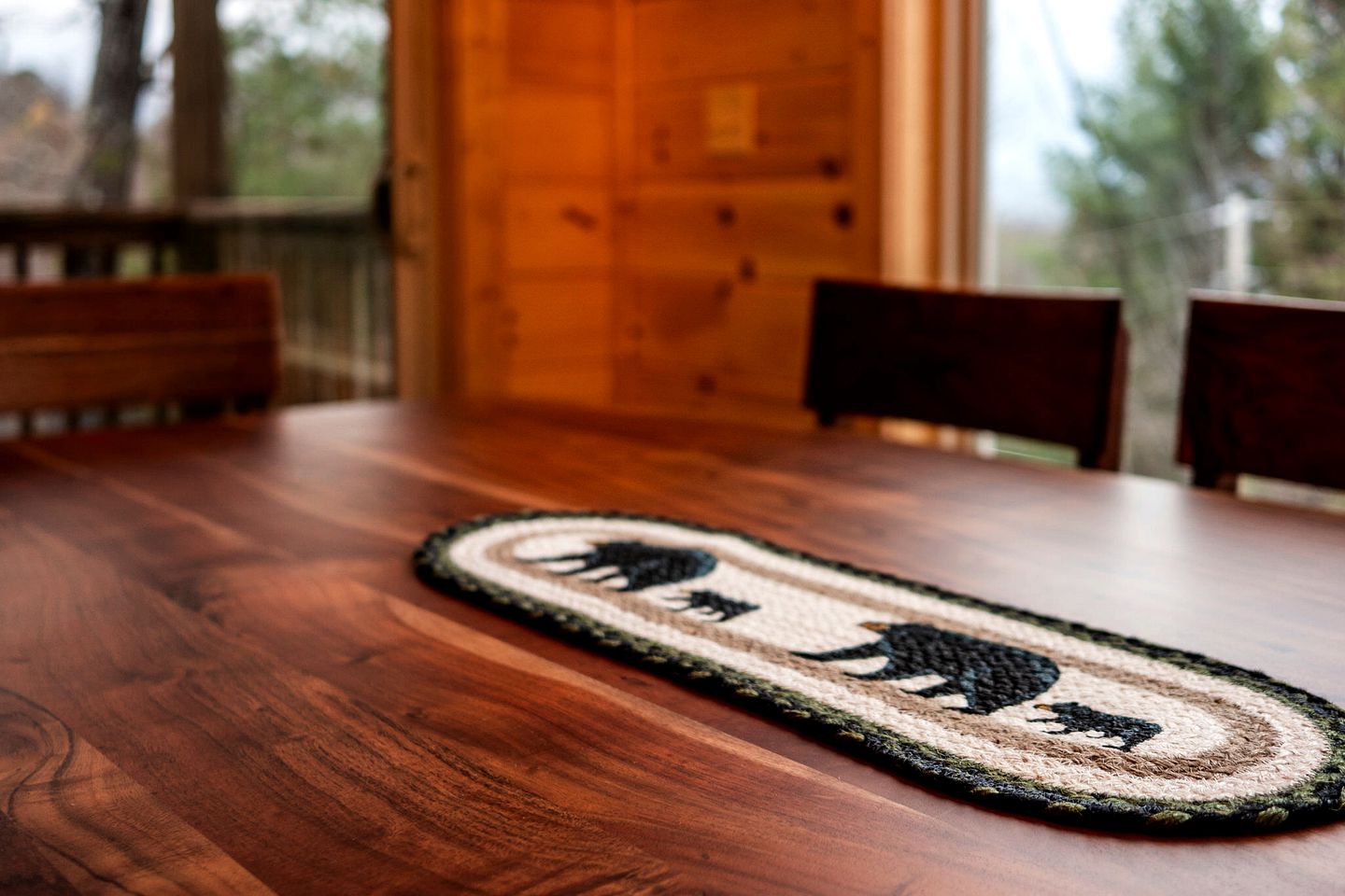 Wonderful Cabin with Pool Table, Games and Hot-tub in Gatlinburg, Tennessee