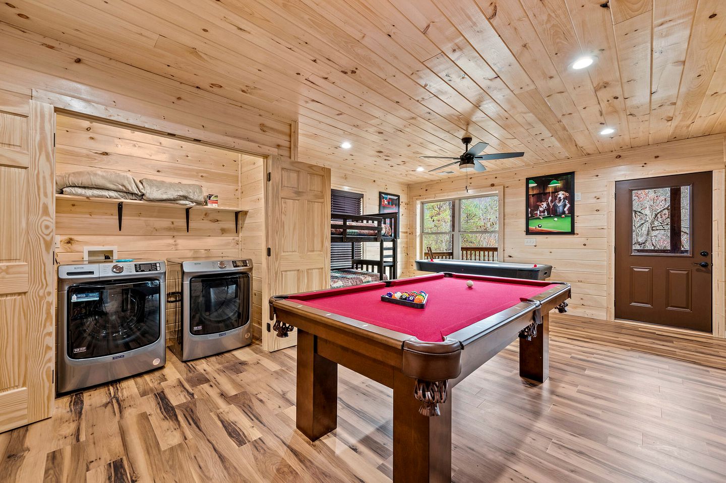 Mountain Fun in Gatlinburg: Cabin with Movie Theater and Game Room for an Unforgettable Time