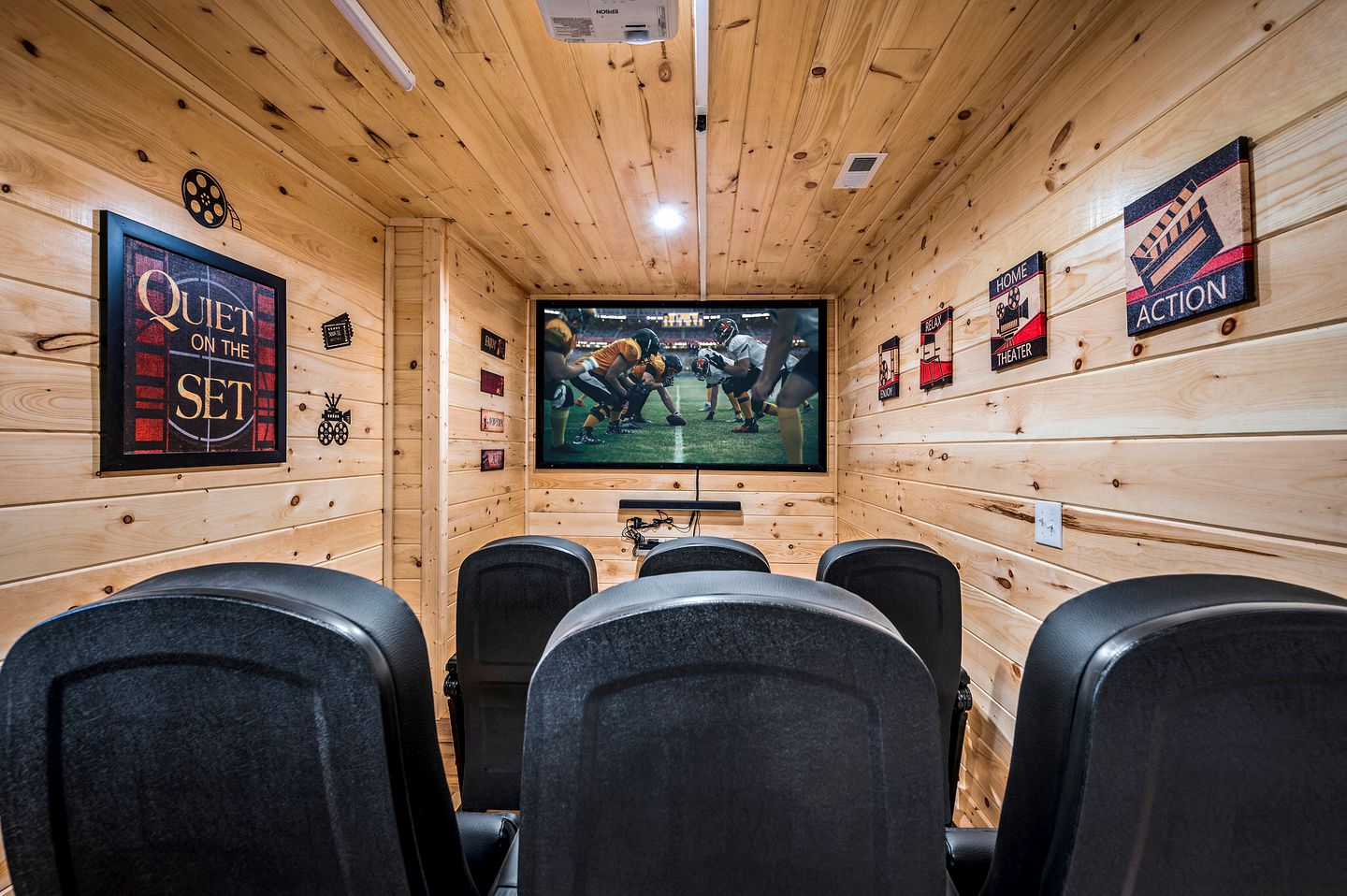 Mountain Fun in Gatlinburg: Cabin with Movie Theater and Game Room for an Unforgettable Time