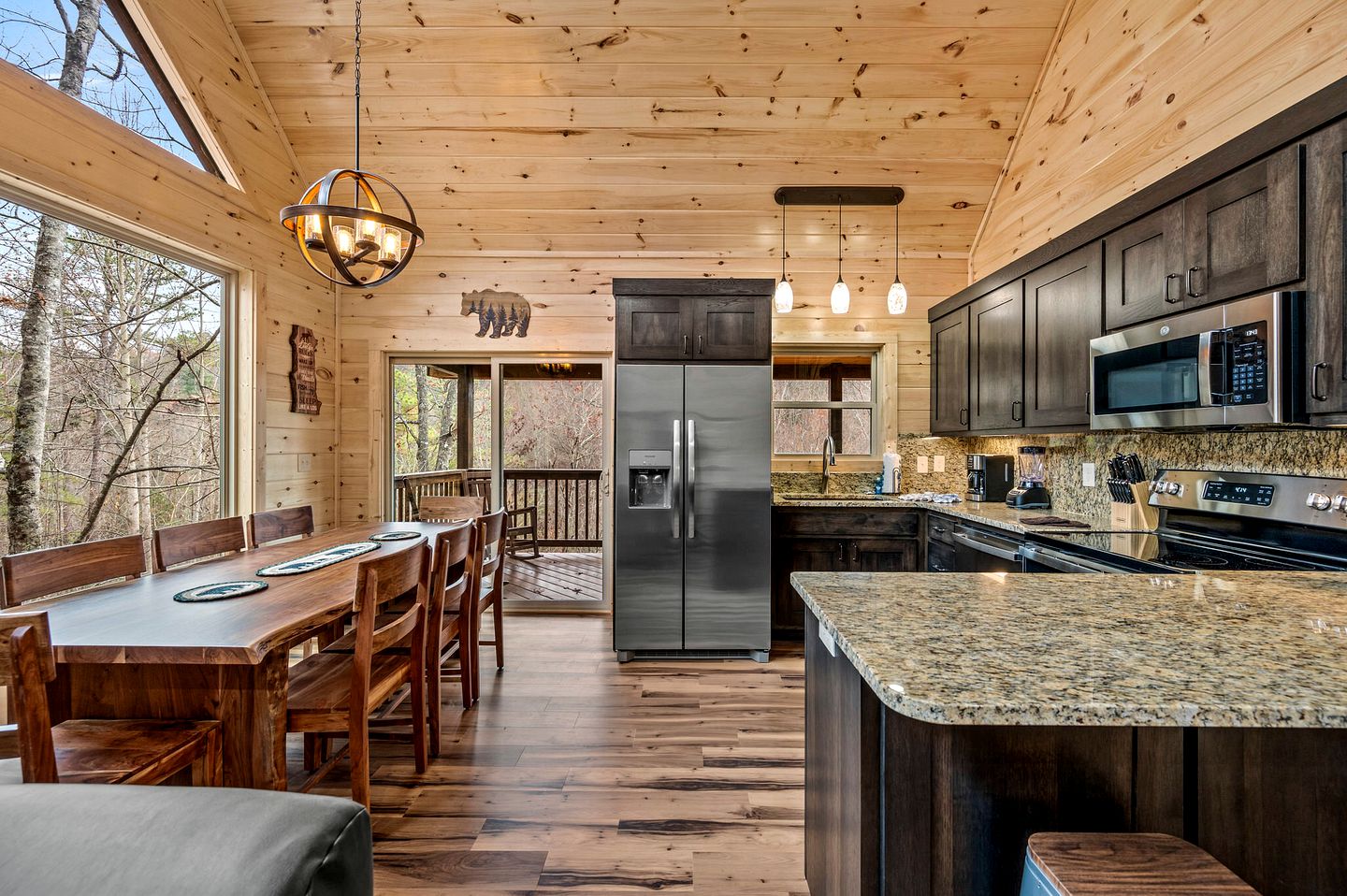 Mountain Fun in Gatlinburg: Cabin with Movie Theater and Game Room for an Unforgettable Time
