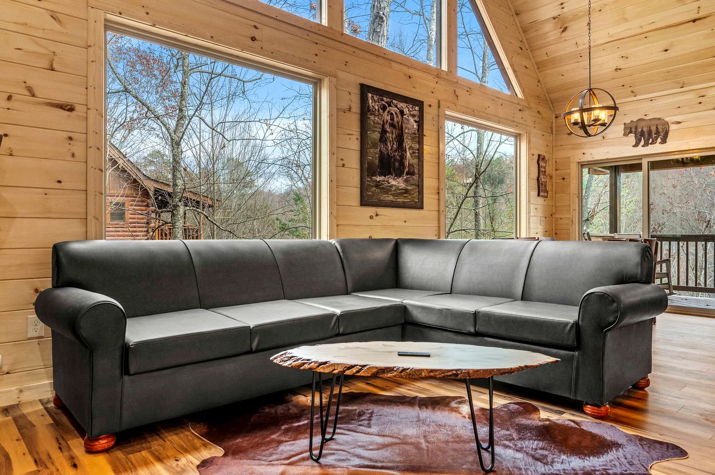 Mountain Fun in Gatlinburg: Cabin with Movie Theater and Game Room for an Unforgettable Time