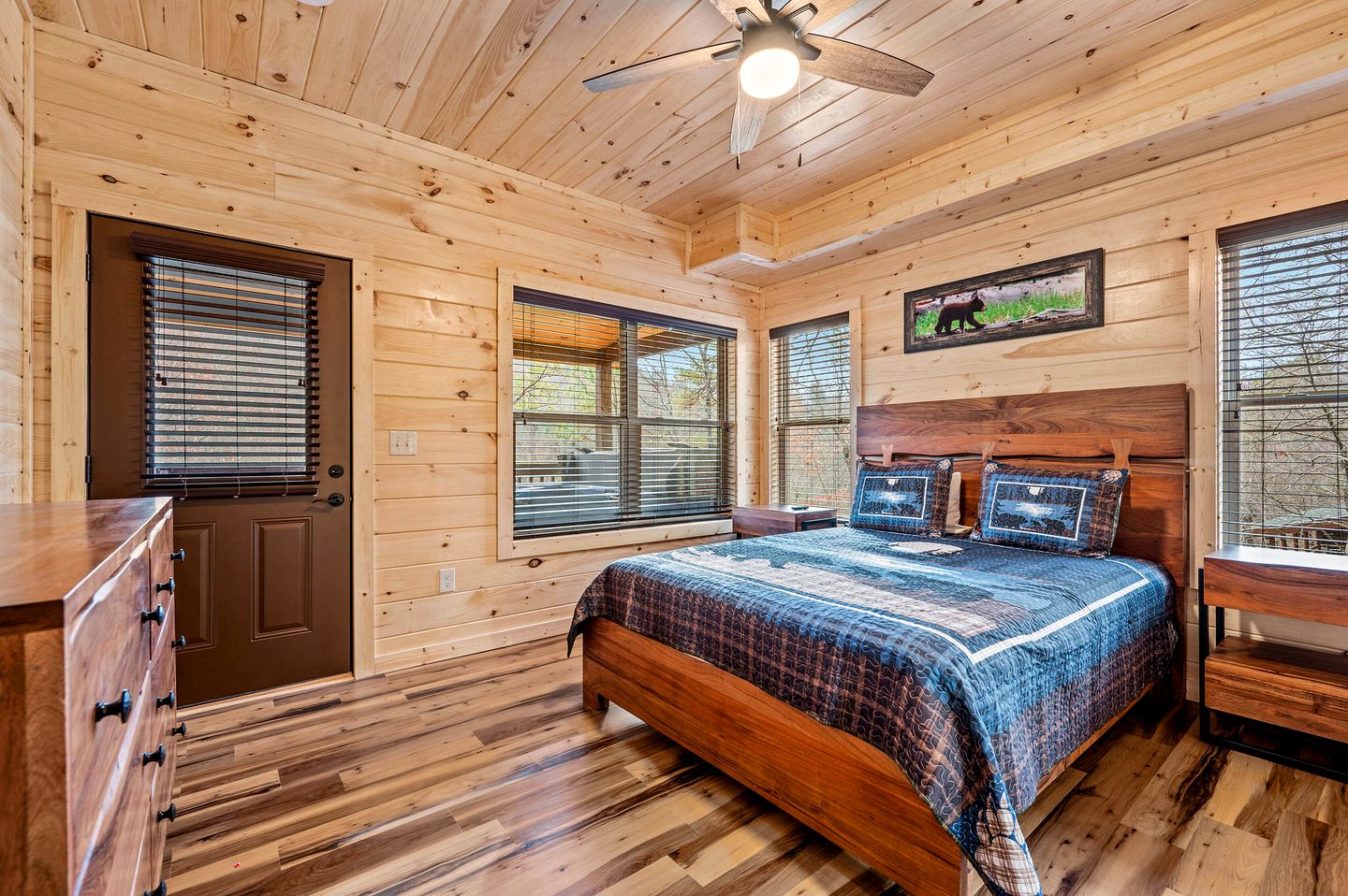 Mountain Fun in Gatlinburg: Cabin with Movie Theater and Game Room for an Unforgettable Time