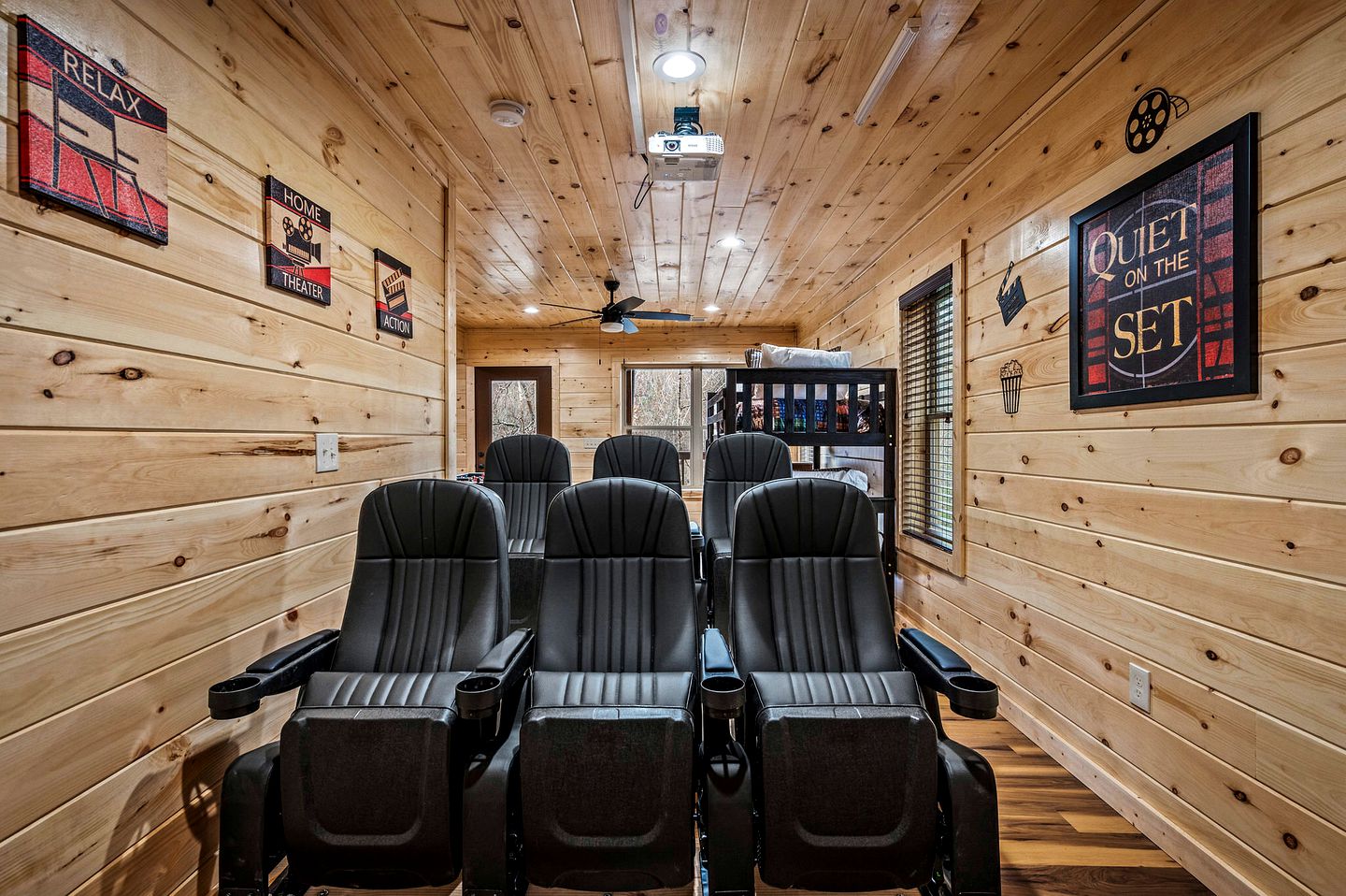 Mountain Fun in Gatlinburg: Cabin with Movie Theater and Game Room for an Unforgettable Time