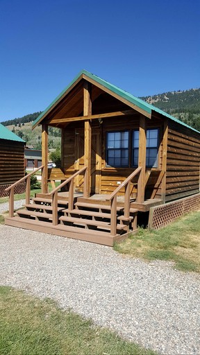 Picturesque Cabin with Stunning Sights near West Yellowstone, Montana