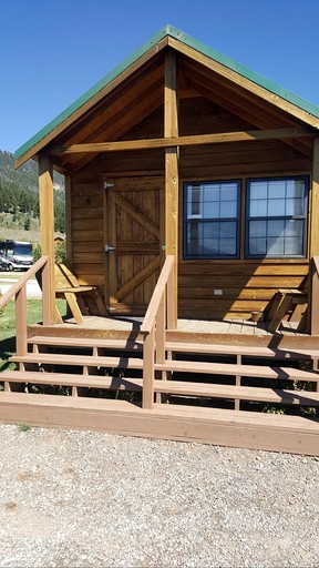 Fantastic Cabin with Fire Pit Close to West Yellowstone, Montana