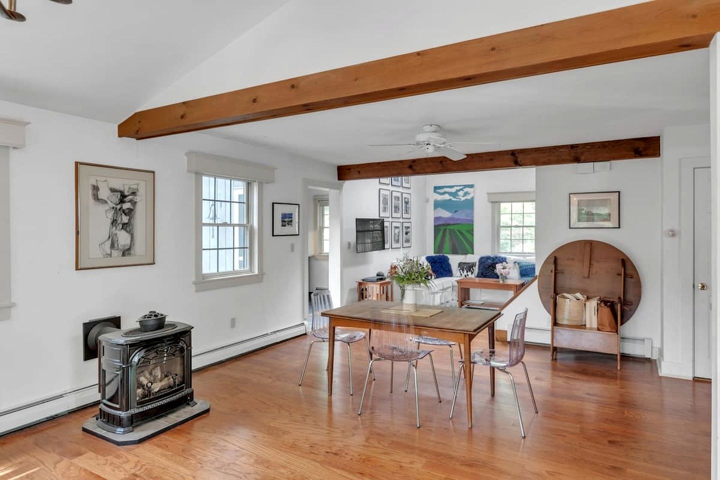 Awesome Cottage with Fireplace and Swimming Pool in Sunderland, Vermont