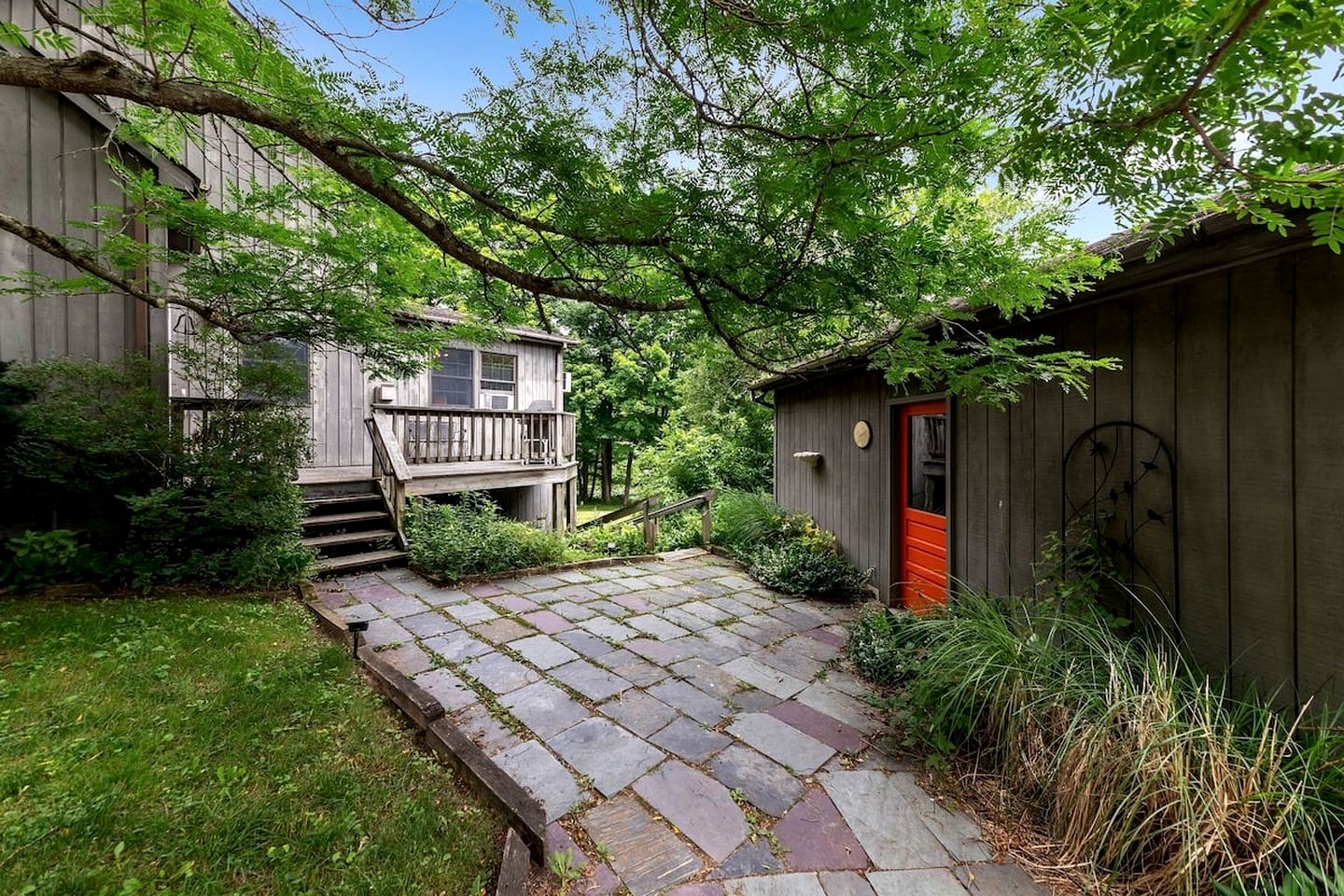 Awesome Cottage with Fireplace and Swimming Pool in Sunderland, Vermont