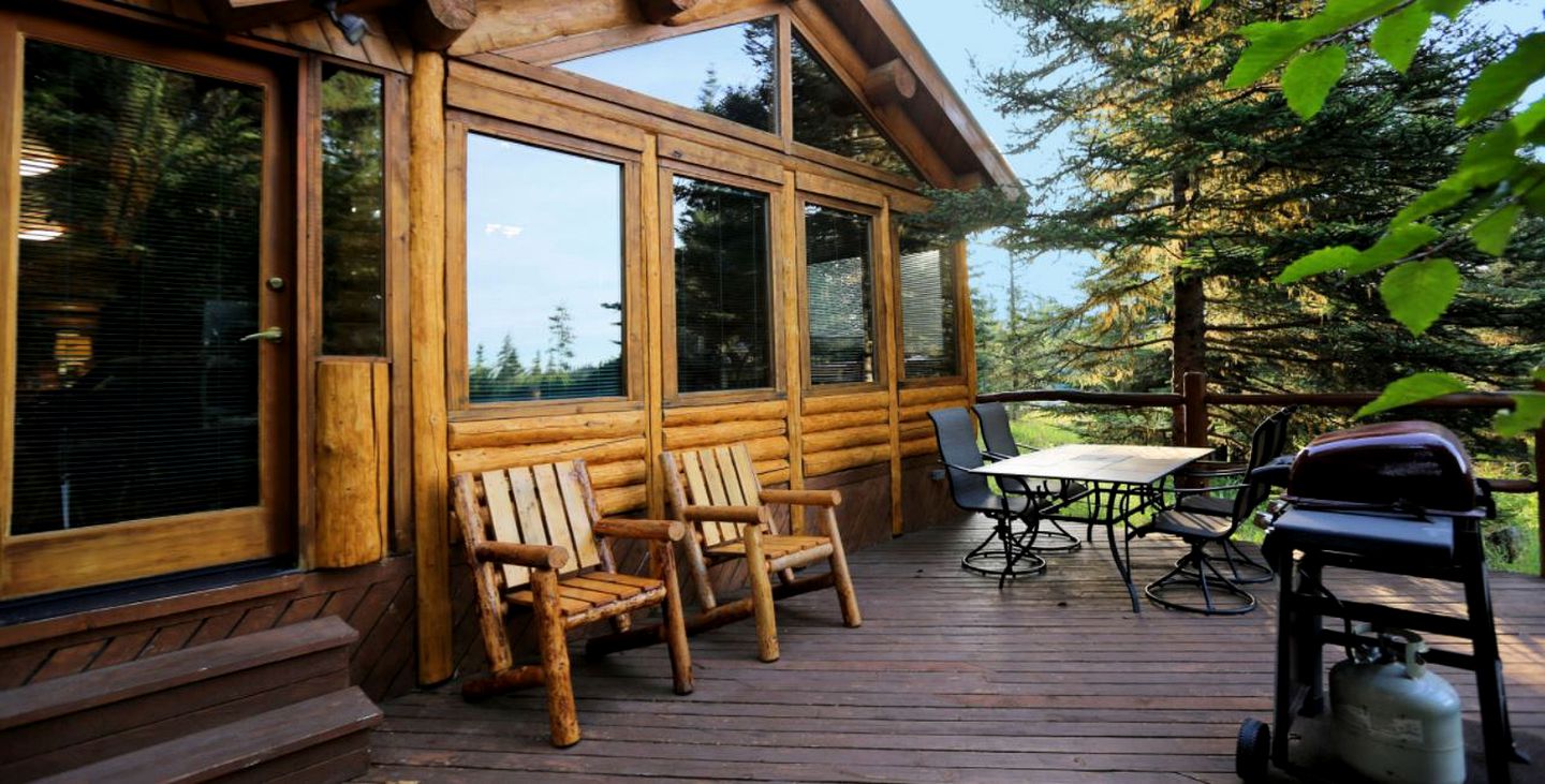 Warm and Cozy Cabin Rental for a Wilderness Escape in Anchor Point, Alaska