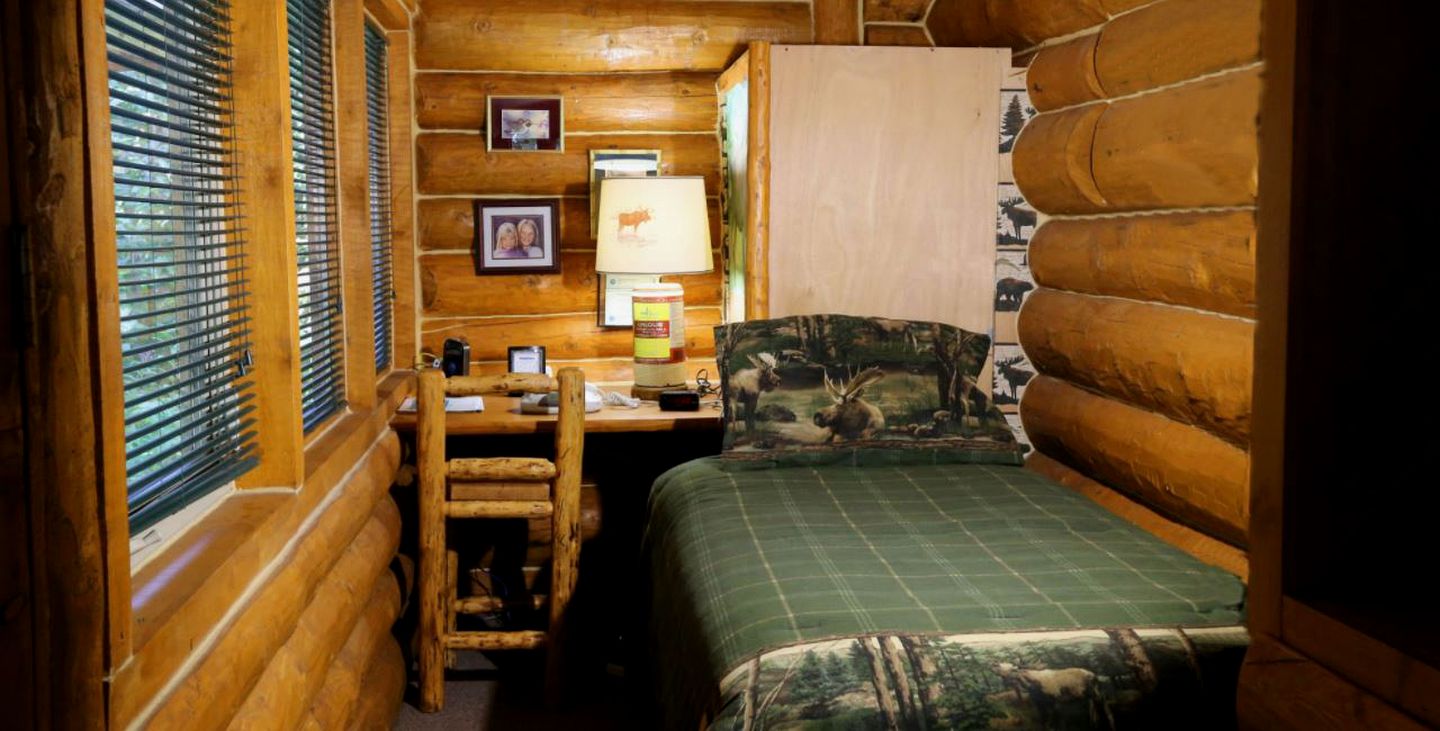 Warm and Cozy Cabin Rental for a Wilderness Escape in Anchor Point, Alaska