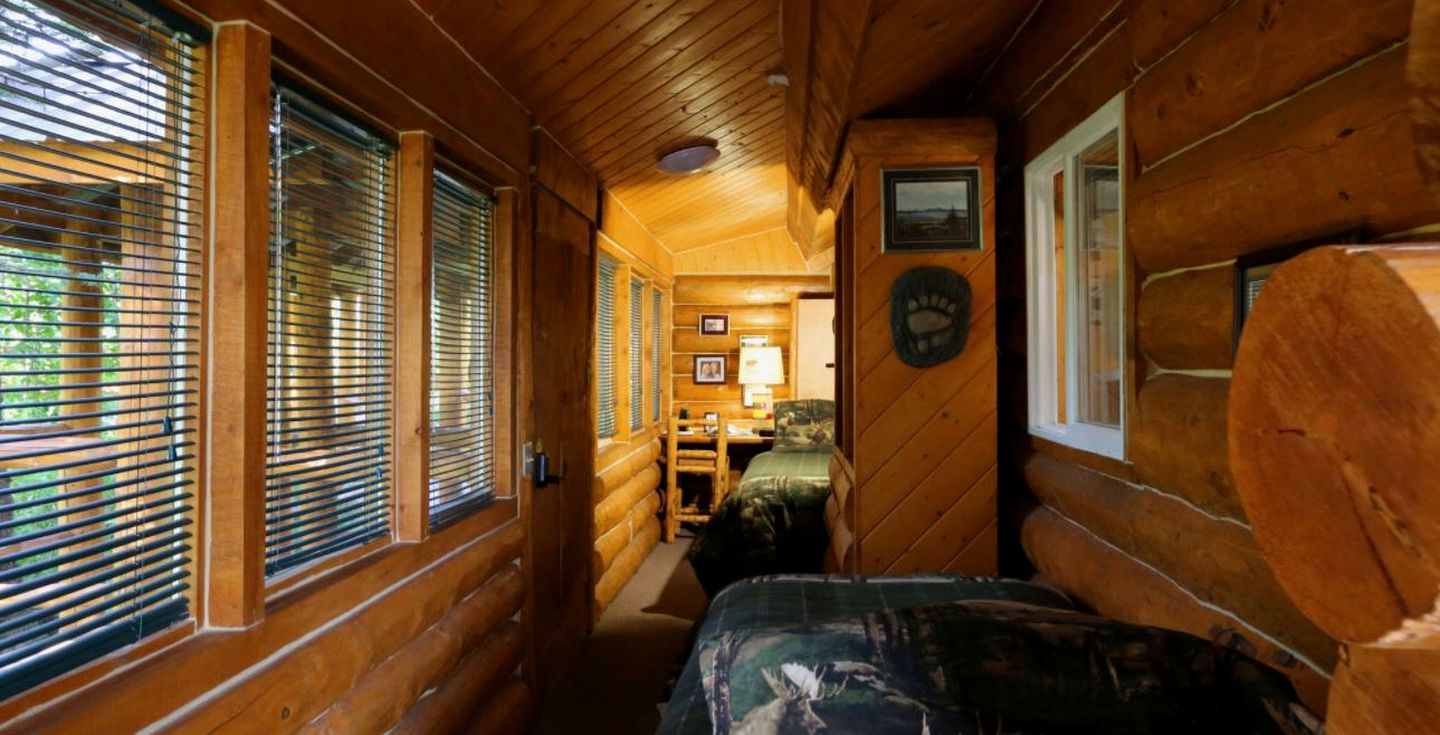 Warm and Cozy Cabin Rental for a Wilderness Escape in Anchor Point, Alaska