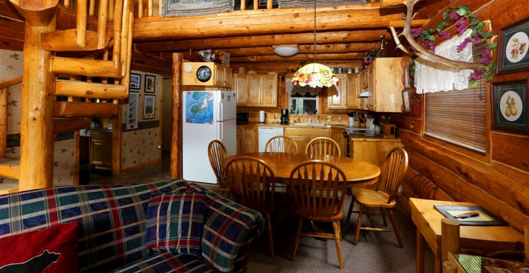 Log Cabins (Anchor Point, Alaska, United States)