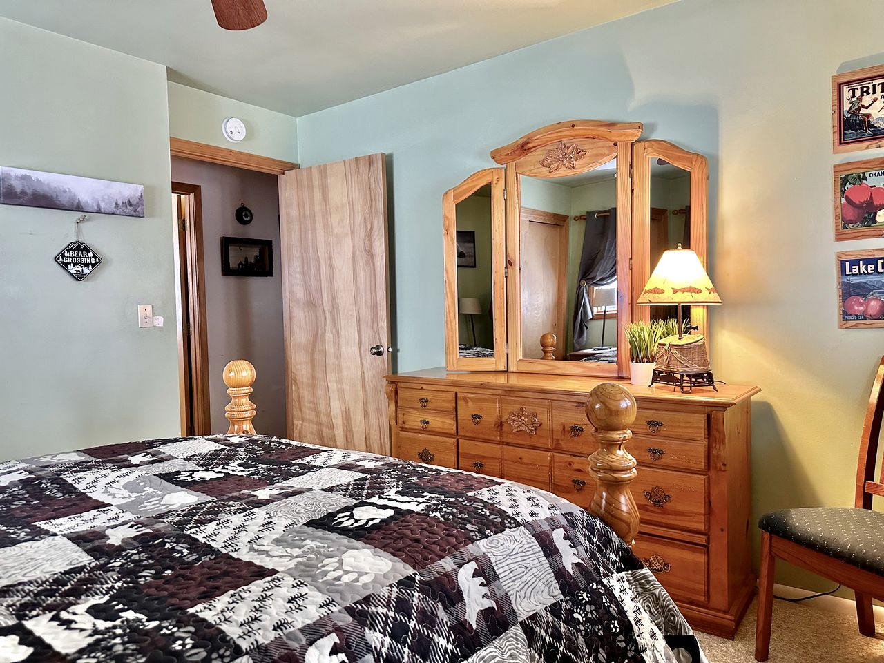 Family-Friendly Cabin with Large Deck and Hot-Tub in Washington