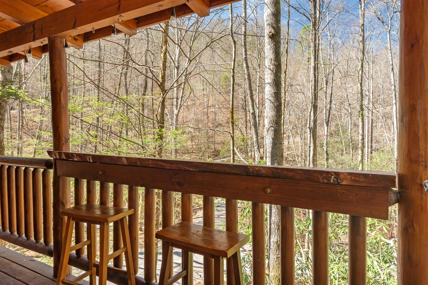Gorgeous Cabin with Fireplace and Hot-tub in Sevierville, Tennessee