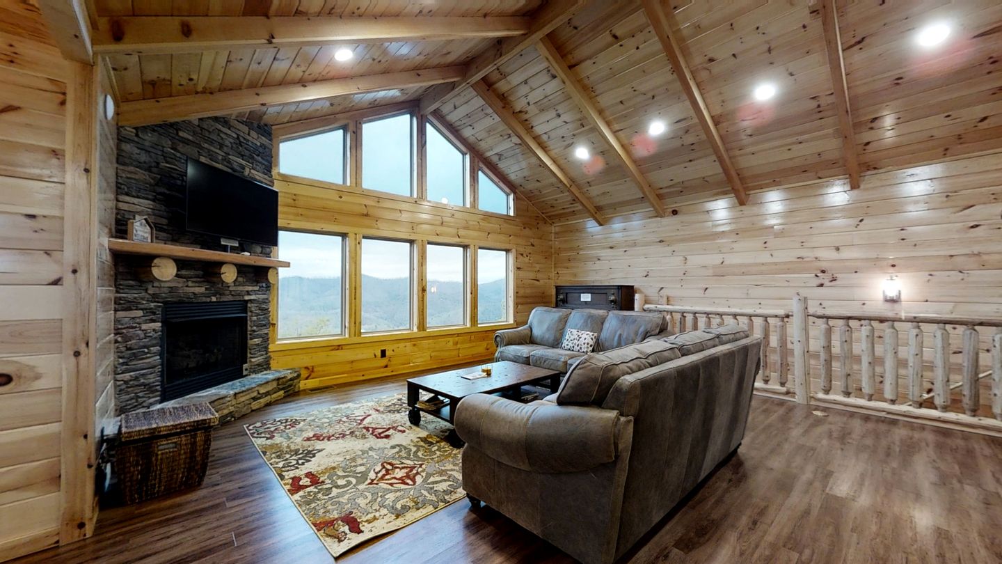 Mountain Cabin with Spa and Breathtaking Views in Sevierville, Tennessee
