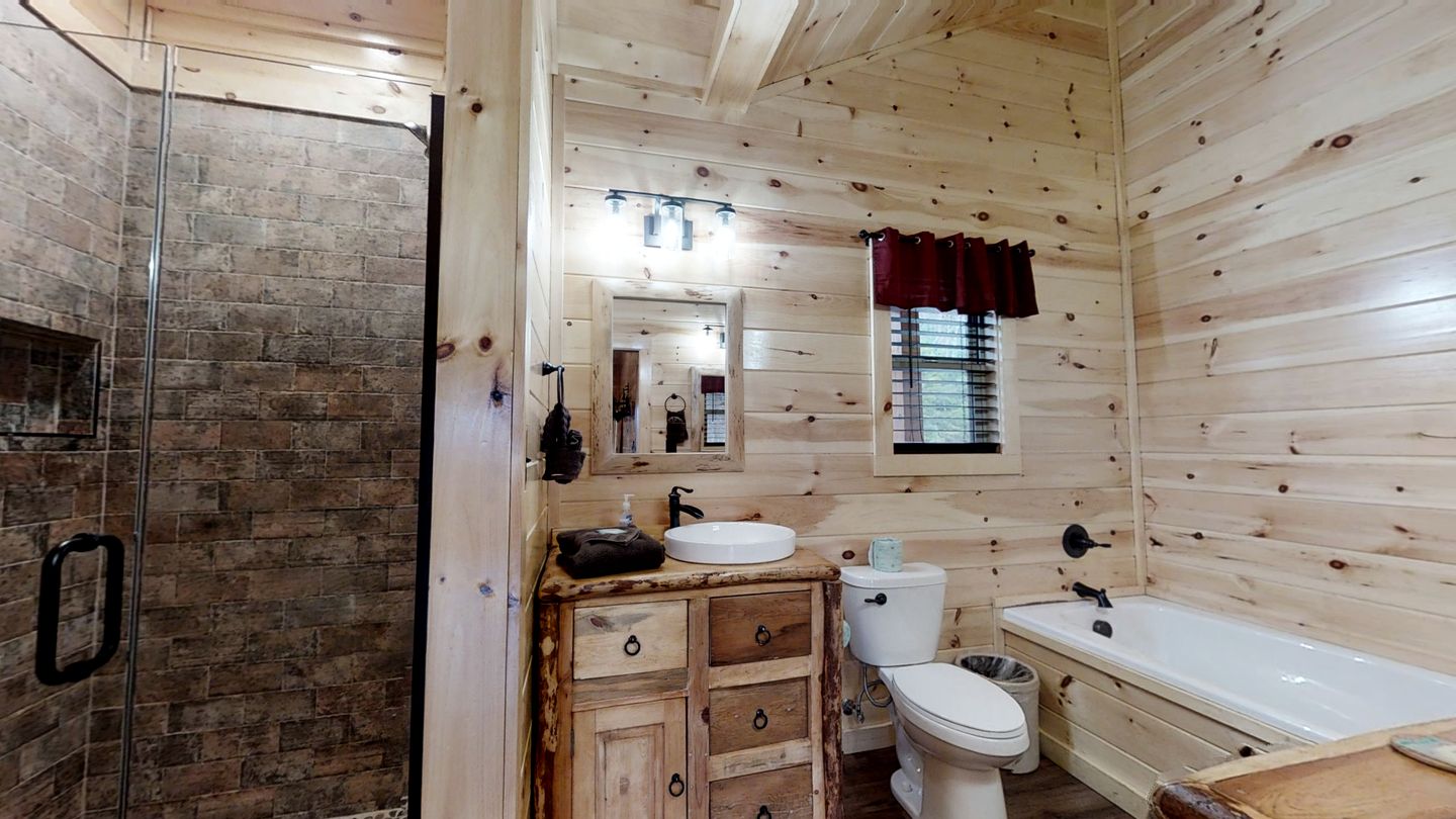 Mountain Cabin with Spa and Breathtaking Views in Sevierville, Tennessee