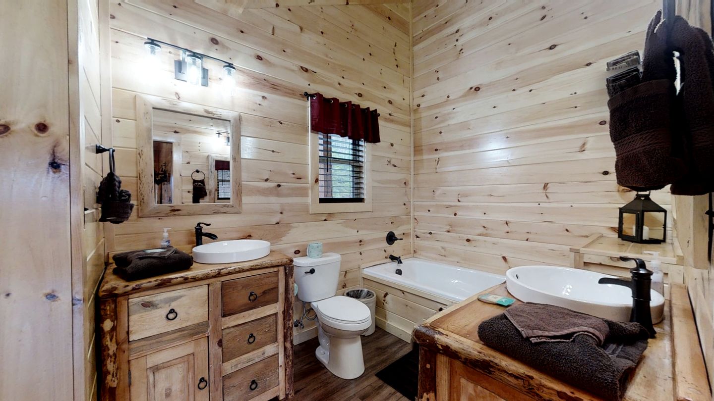 Mountain Cabin with Spa and Breathtaking Views in Sevierville, Tennessee