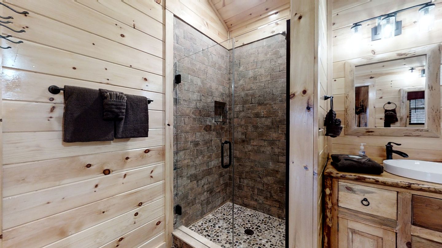Mountain Cabin with Spa and Breathtaking Views in Sevierville, Tennessee