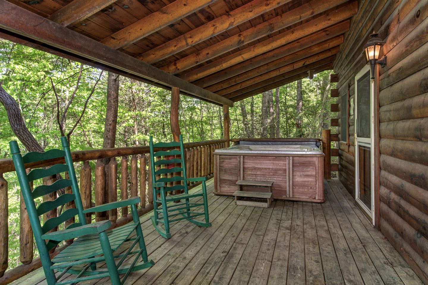 Wooden Secluded Cabin with Jacuzzi and Pool Table in Tennessee
