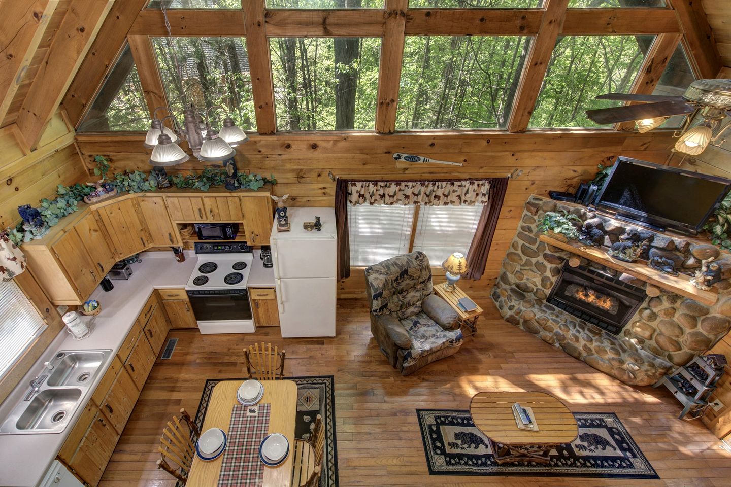 Wooden Secluded Cabin with Jacuzzi and Pool Table in Tennessee