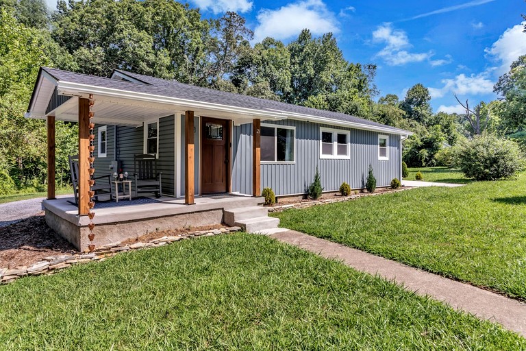 Charming Cottage with Spacious Backyard and Covered Porches Near Downtown Black Mountain, NC