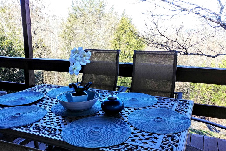 Cabins (Whittier, North Carolina, United States)