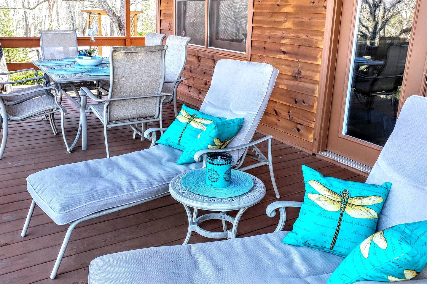 Charming Cabin with Views of the Great Smoky Mountains in Whittier, North Carolina