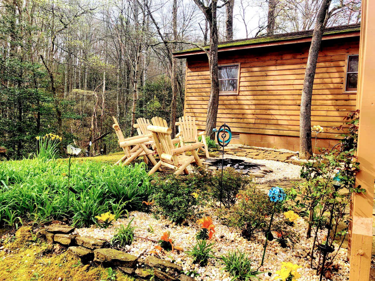 Charming Cabin with Views of the Great Smoky Mountains in Whittier, North Carolina