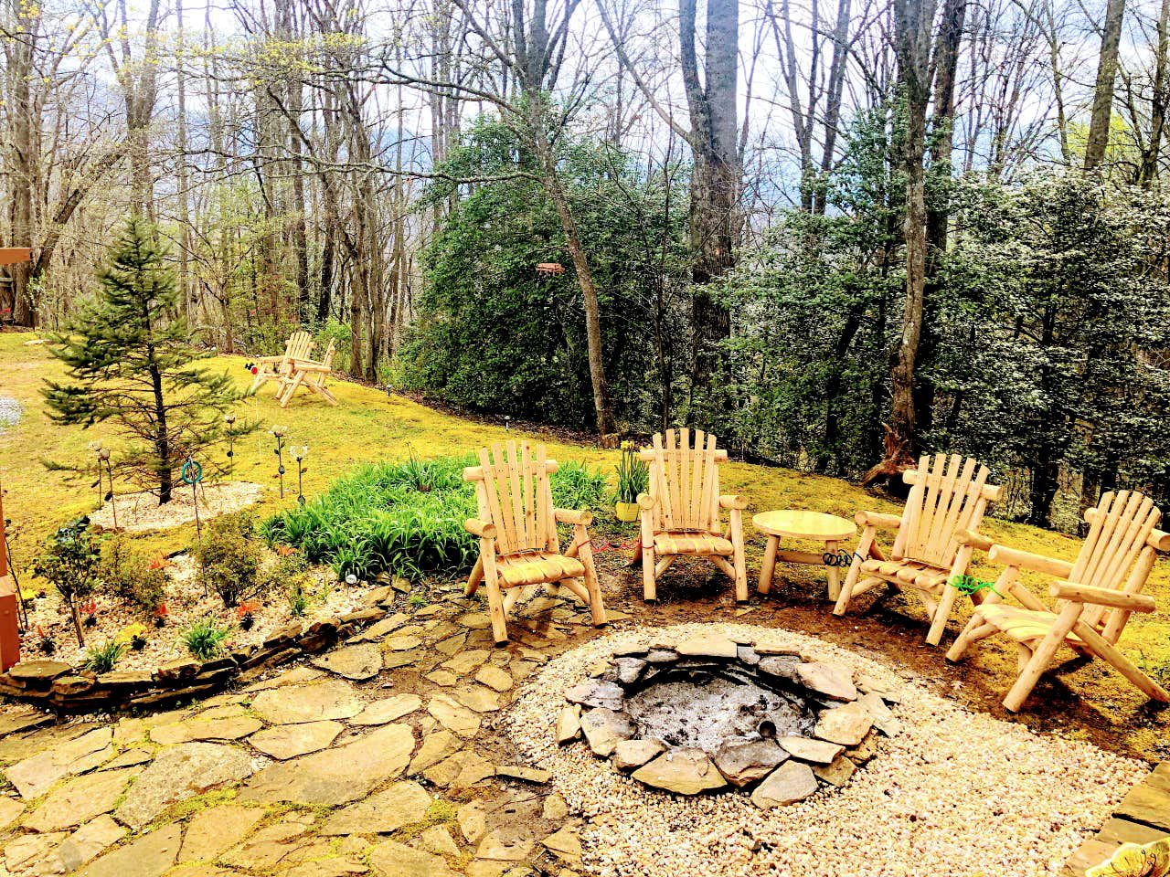 Charming Cabin with Views of the Great Smoky Mountains in Whittier, North Carolina