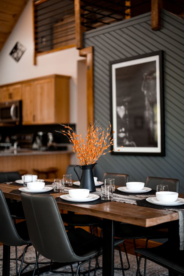 Luxurious Accessible Getaway Cabin with Hot Tub and Panoramic Views in the Smoky Mountains, Tennessee