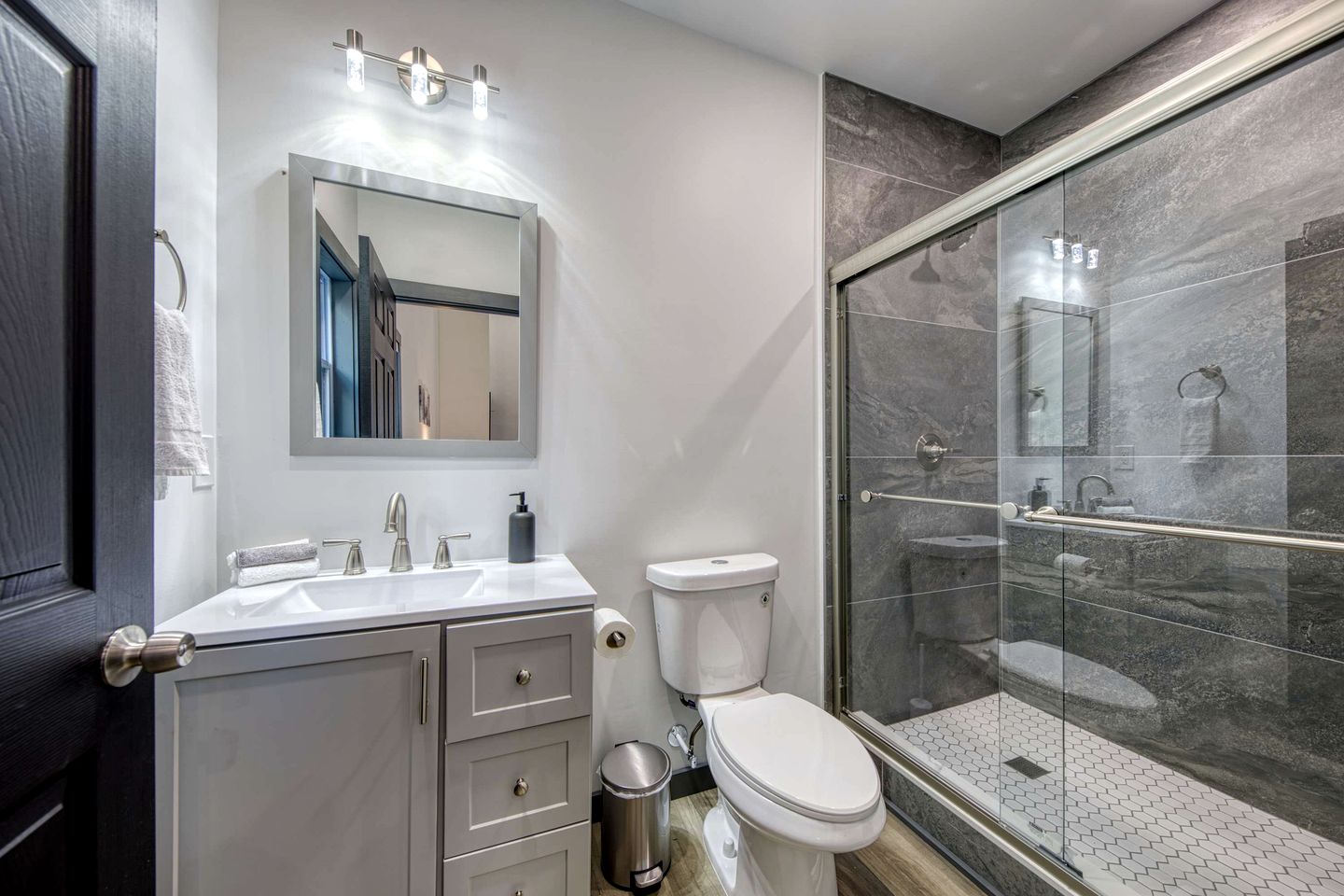 Brand-New Luxury Cabin with Game Room & Hot Tub near Downtown Gatlinburg, TN