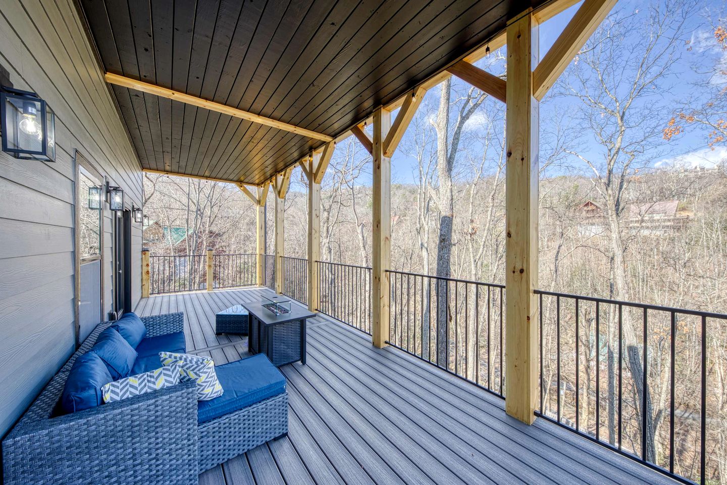 Brand-New Luxury Cabin with Game Room & Hot Tub near Downtown Gatlinburg, TN