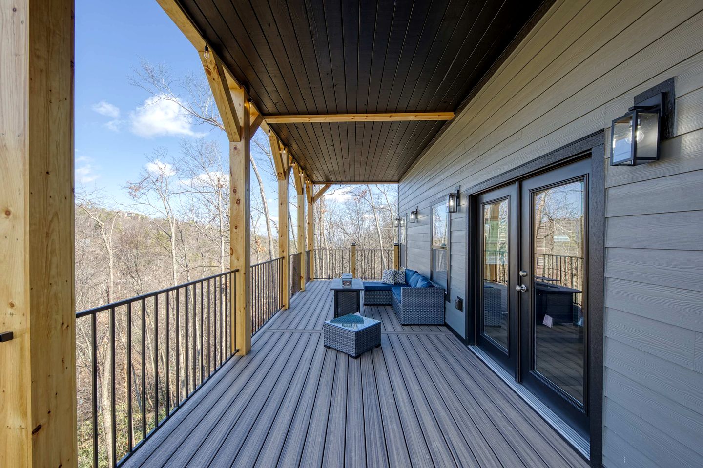 Brand-New Luxury Cabin with Game Room & Hot Tub near Downtown Gatlinburg, TN