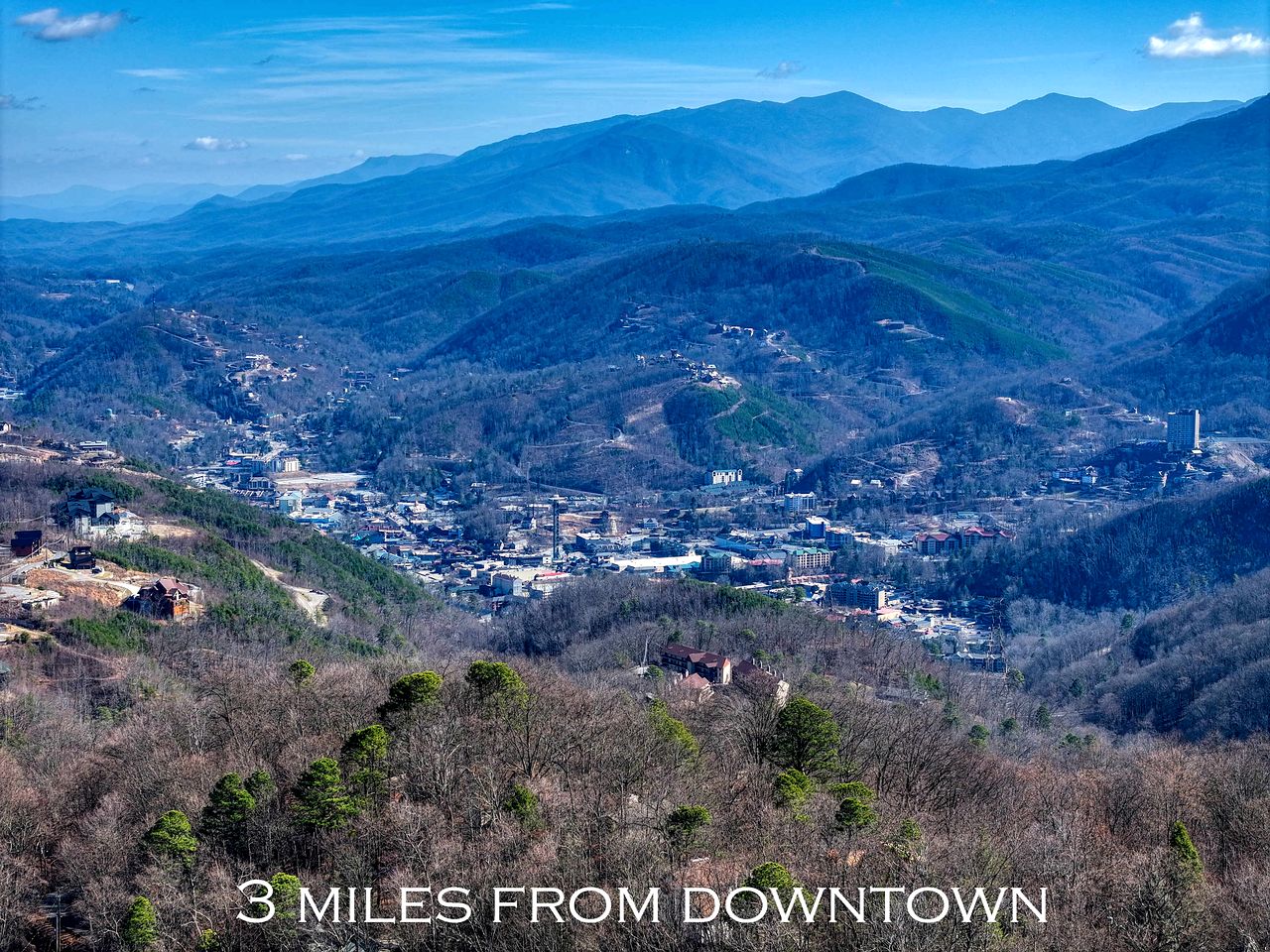 Brand-New Luxury Cabin with Game Room & Hot Tub near Downtown Gatlinburg, TN