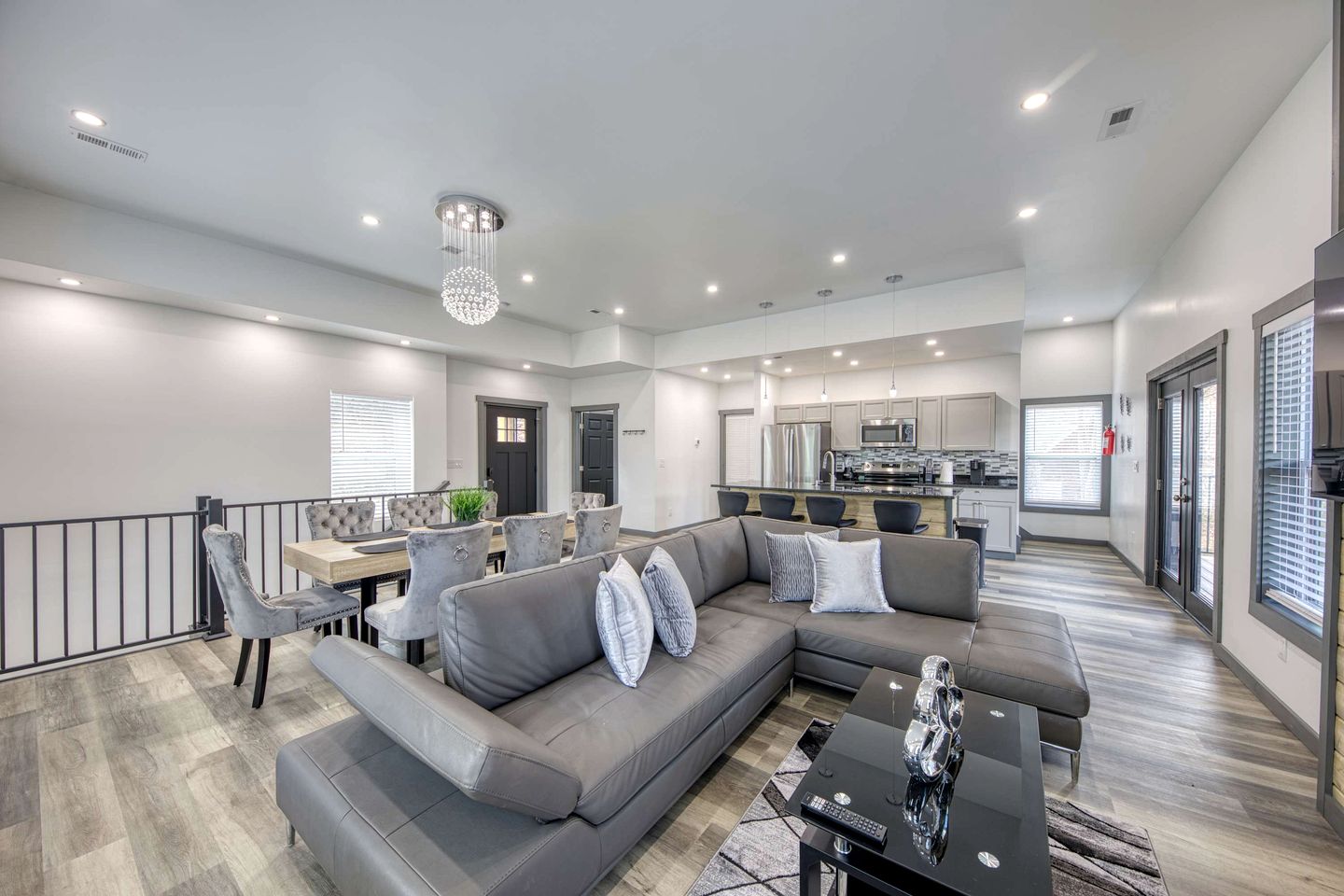 Brand-New Luxury Cabin with Game Room & Hot Tub near Downtown Gatlinburg, TN